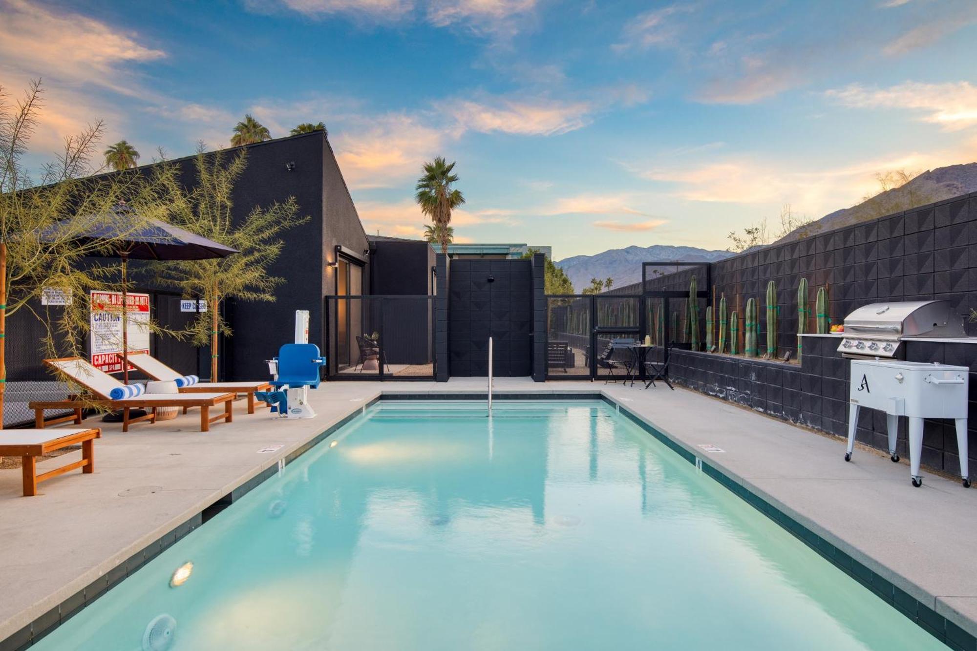 Blackhaus By Avantstay Ada Modern Rooms, Pool & Bbq Палм-Спрингс Экстерьер фото